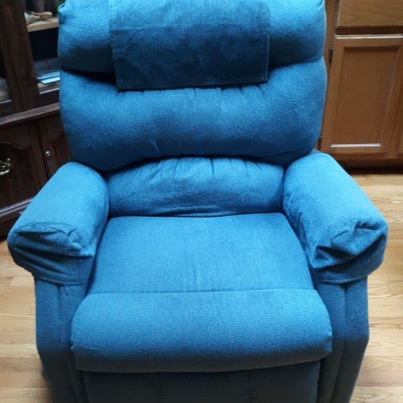 FURNITURE for sale !! Message me . New England - Picture 5 of 11